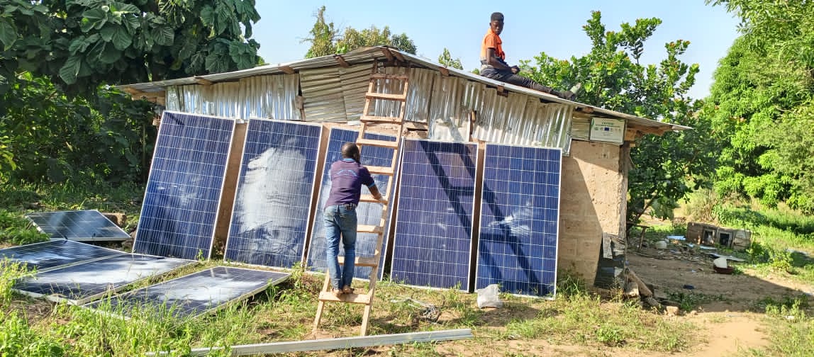 ghana pozzo per le donne di kranka pannelli solari 